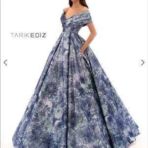 Tarik Ediz Couture Prom dress size 8.